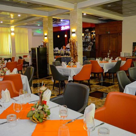 New Heaven Hotel Yaoundé Buitenkant foto