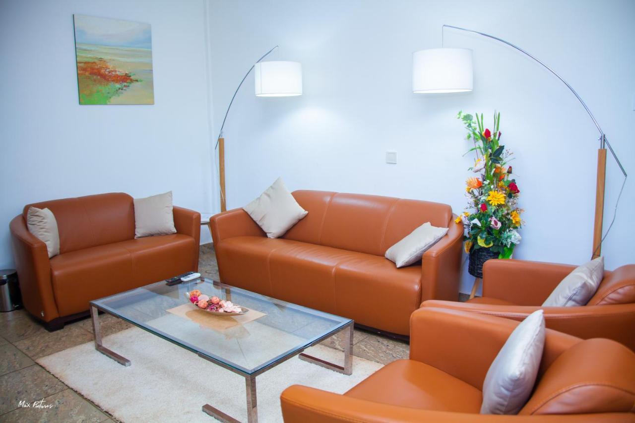 New Heaven Hotel Yaoundé Buitenkant foto