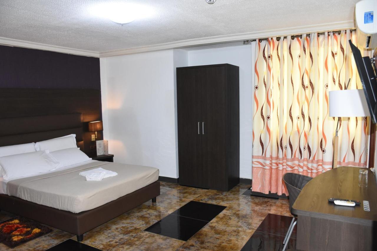 New Heaven Hotel Yaoundé Buitenkant foto