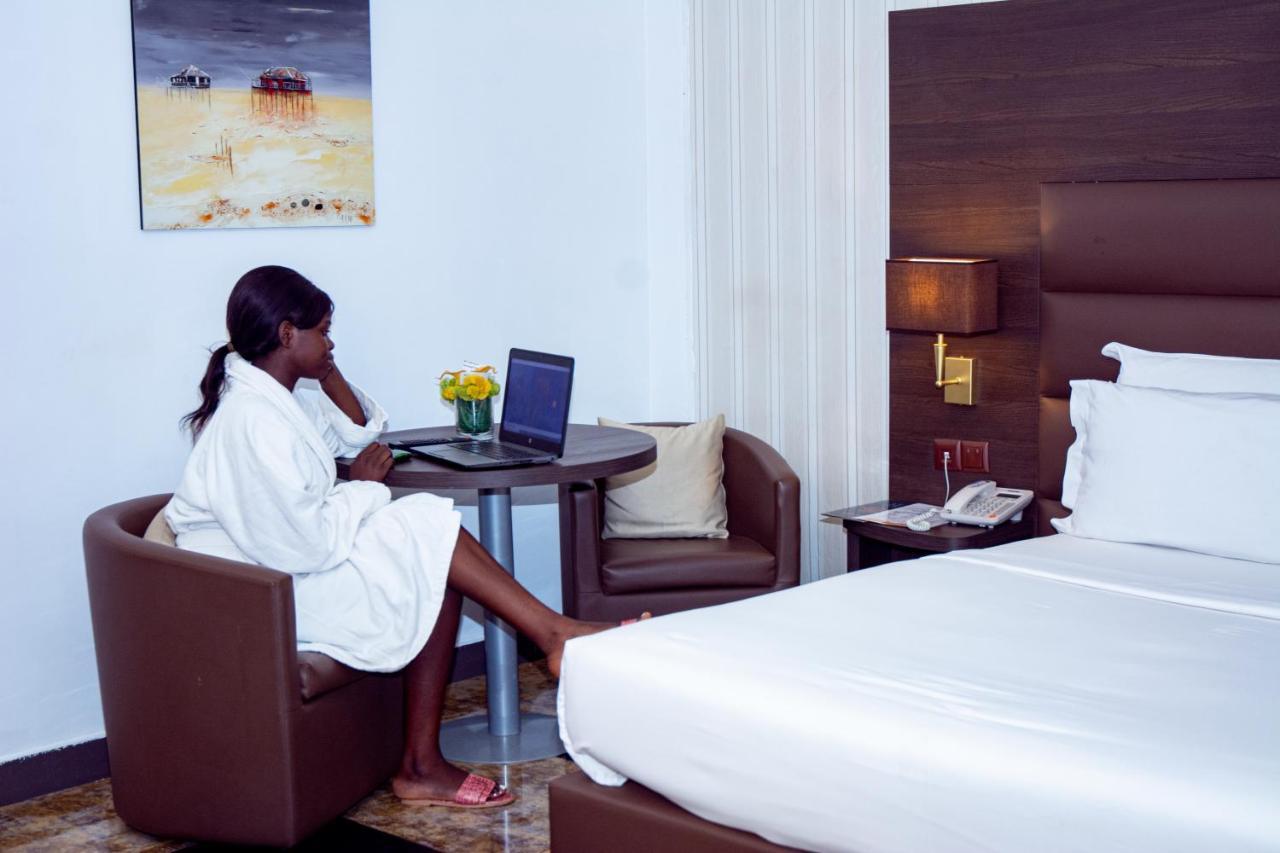 New Heaven Hotel Yaoundé Buitenkant foto