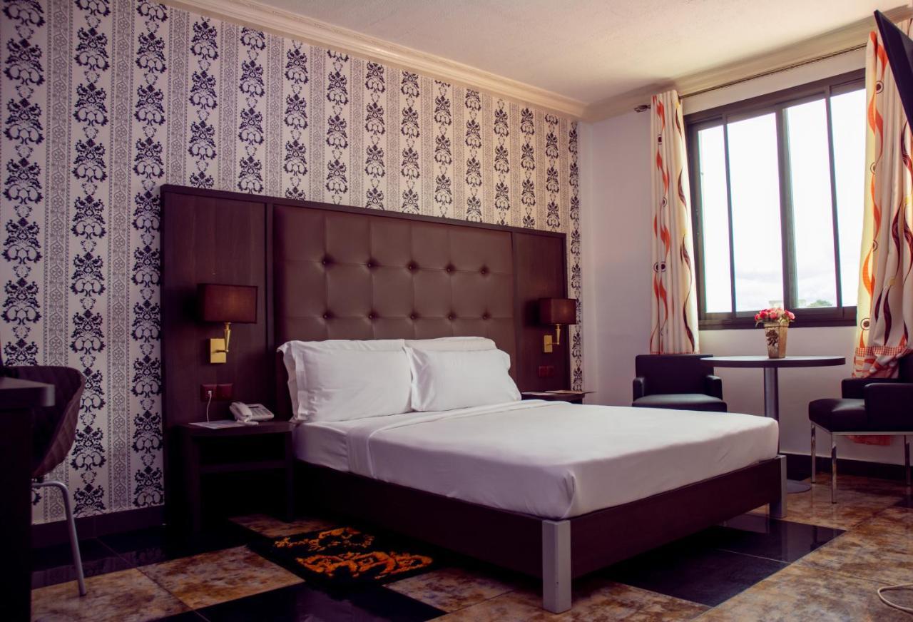 New Heaven Hotel Yaoundé Buitenkant foto